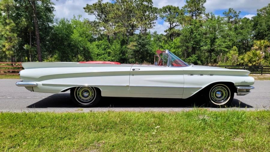 1960 Buick LeSabre - Image 26 of 31