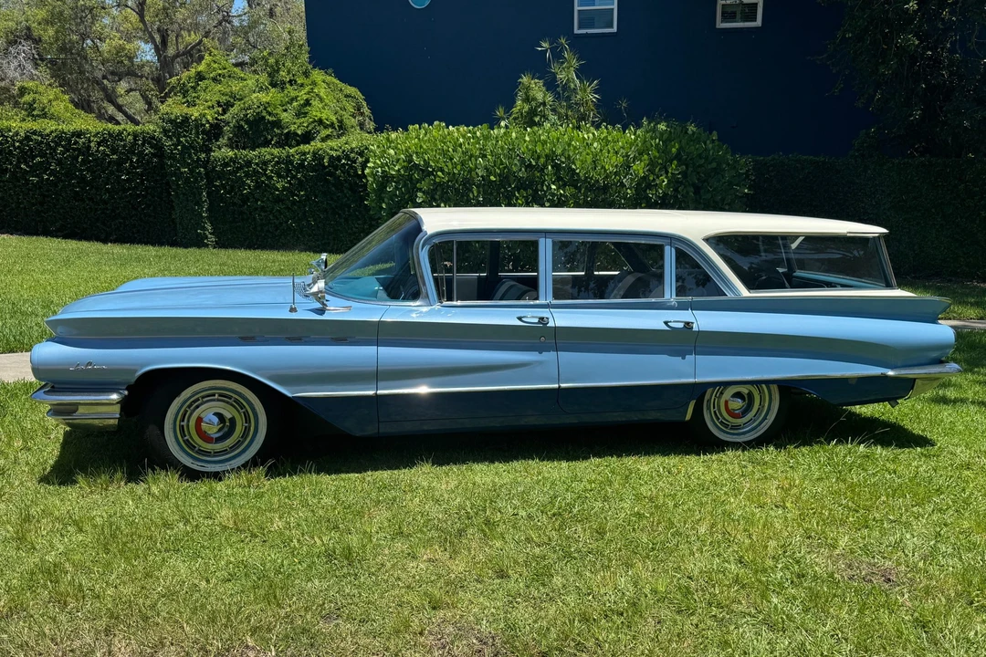 1960 Buick LeSabre - Image 2 of 31