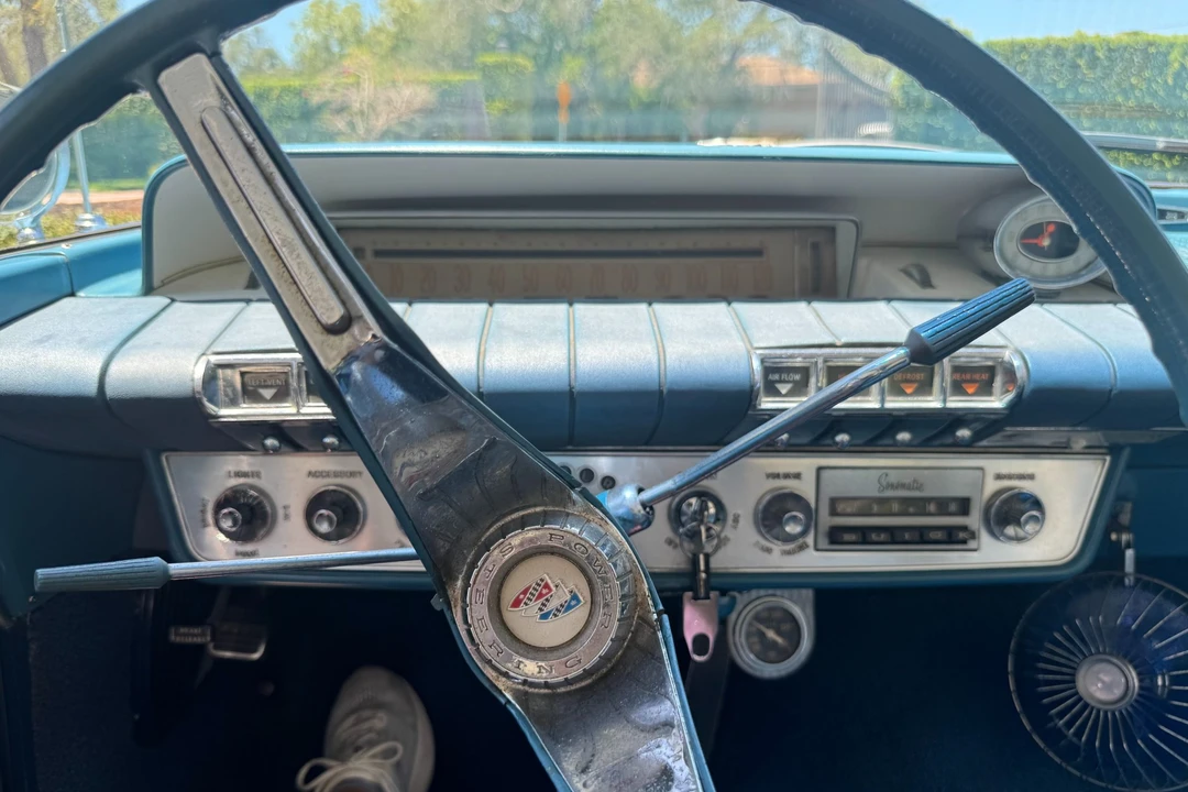 1960 Buick LeSabre - Image 20 of 31
