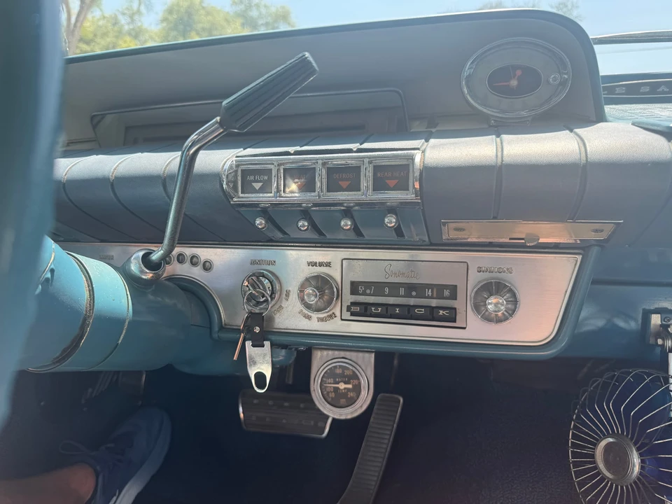 1960 Buick LeSabre - Image 23 of 31