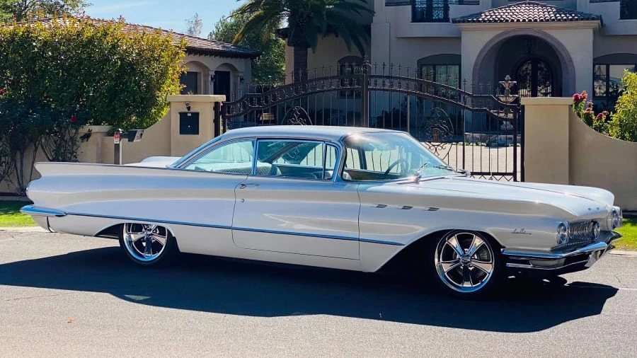 1960 Buick LeSabre - Image 11 of 12