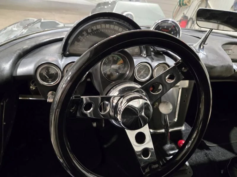 1960 Chevrolet Corvette C1 - Image 7 of 11