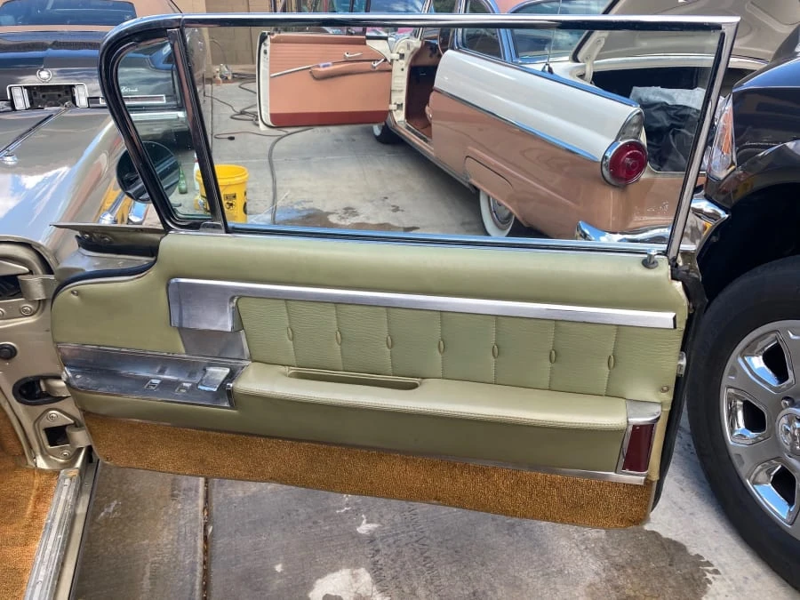 1960 Cadillac Eldorado 4th Gen - Image 25 of 31