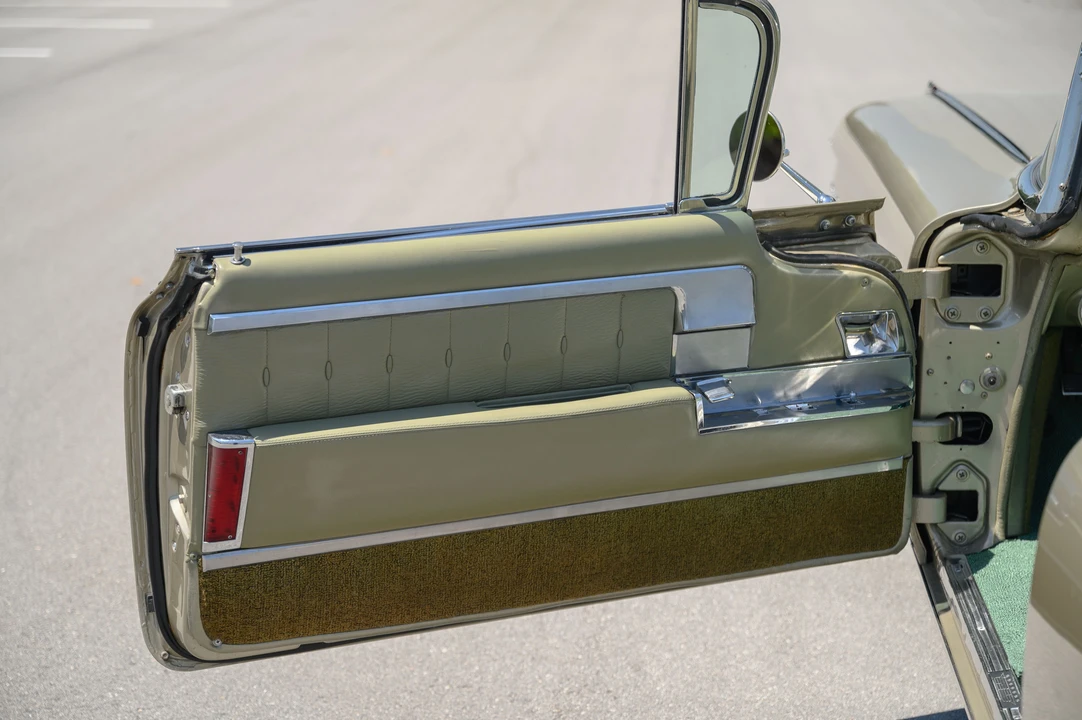 1960 Cadillac Eldorado 4th Gen - Image 23 of 31