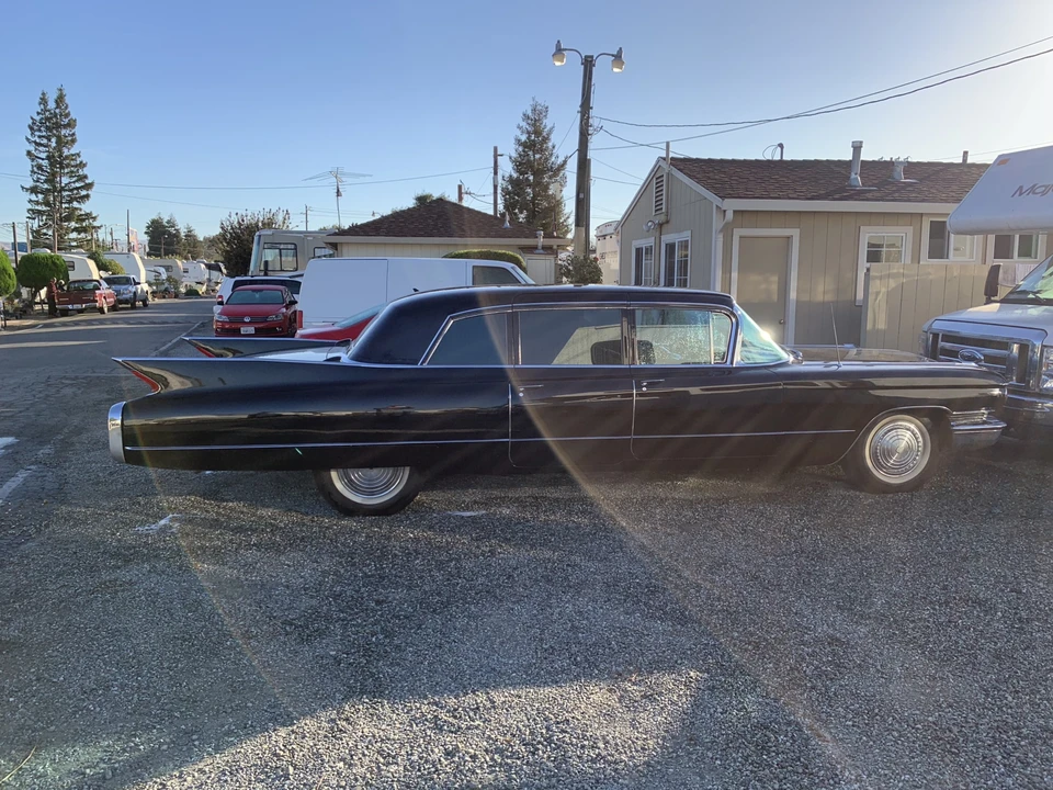 1960 Cadillac Series 70 & 75 - Image 4 of 31