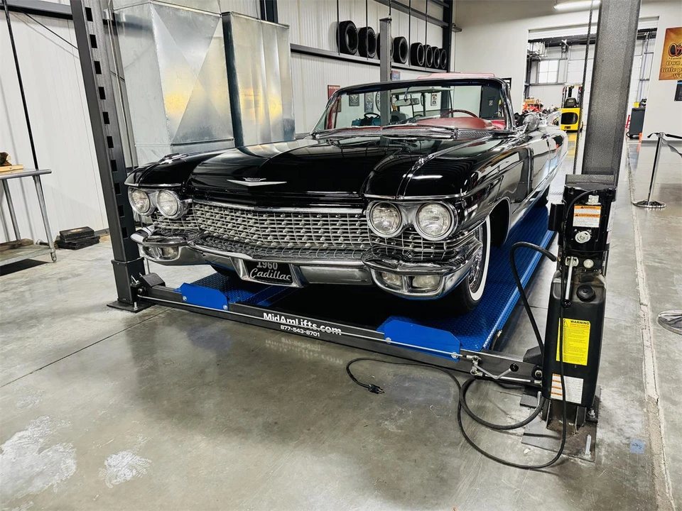 1960 Cadillac Series 62 5th Gen - Image 14 of 31