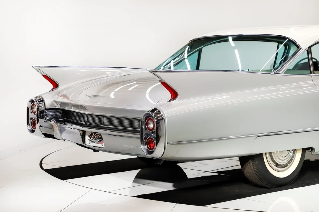 1960 Cadillac Series 62 5th Gen - Image 11 of 31