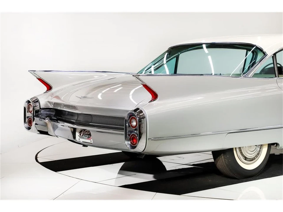 1960 Cadillac Series 62 5th Gen - Image 11 of 31