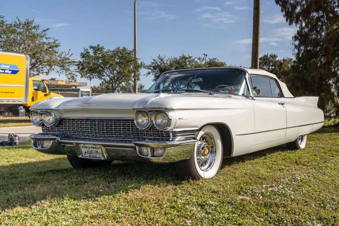 1960 Cadillac Series 62 5th Gen - Image 2 of 31