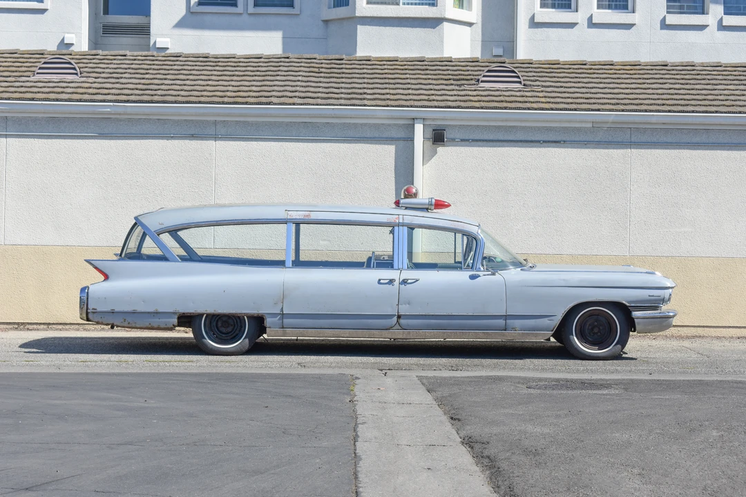 1960 Cadillac Series 70 & 75 - Image 2 of 31