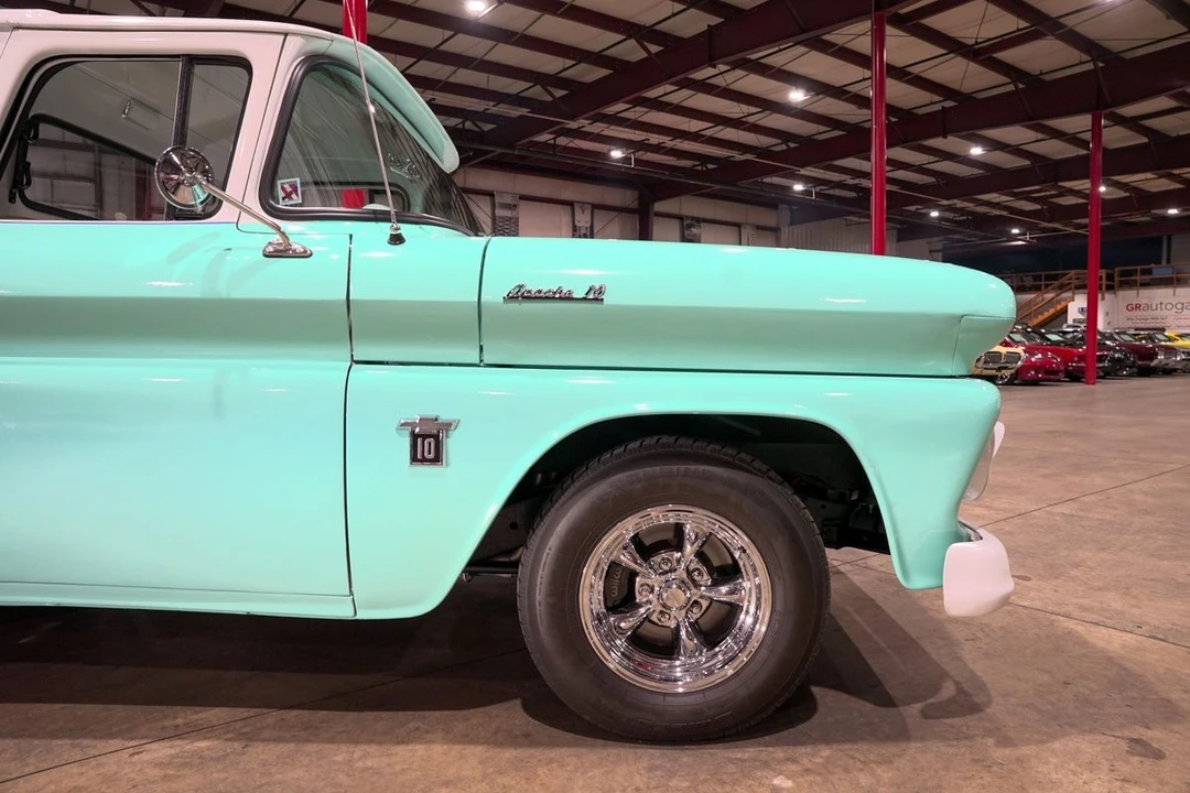 1960 Chevrolet Task Force - Image 11 of 31