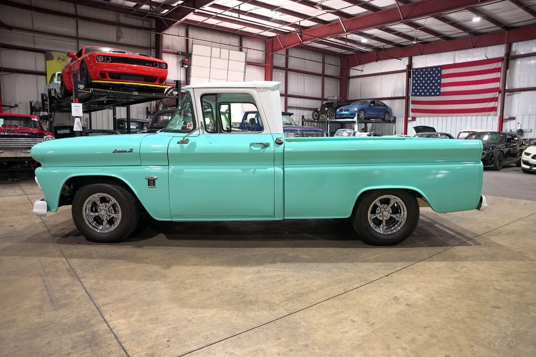 1960 Chevrolet Task Force - Image 4 of 31