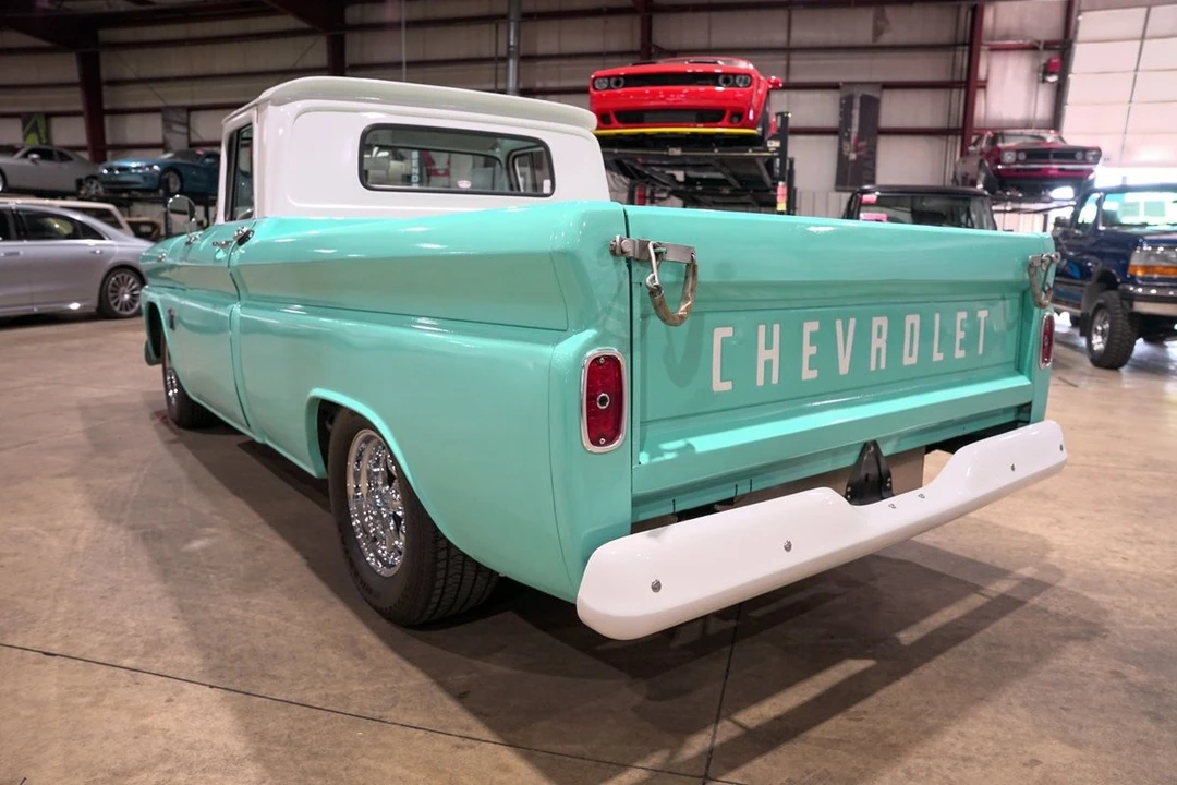 1960 Chevrolet Task Force - Image 6 of 31
