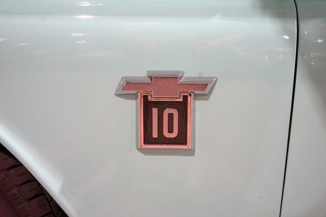 1960 Chevrolet Task Force - Image 24 of 31
