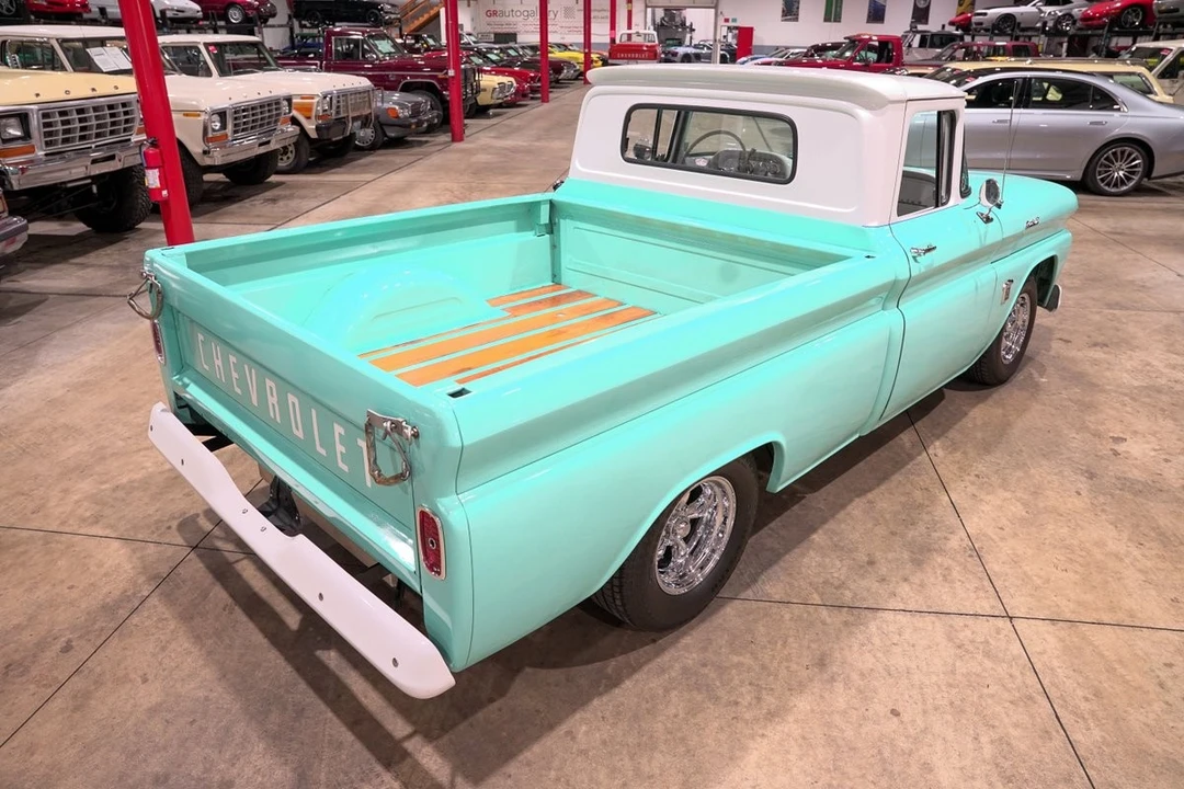 1960 Chevrolet Task Force - Image 17 of 31