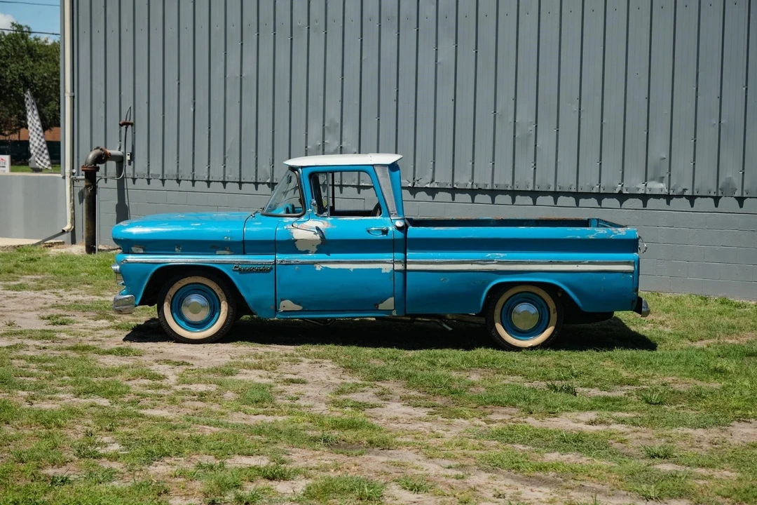 1960 Chevrolet Task Force - Image 2 of 21