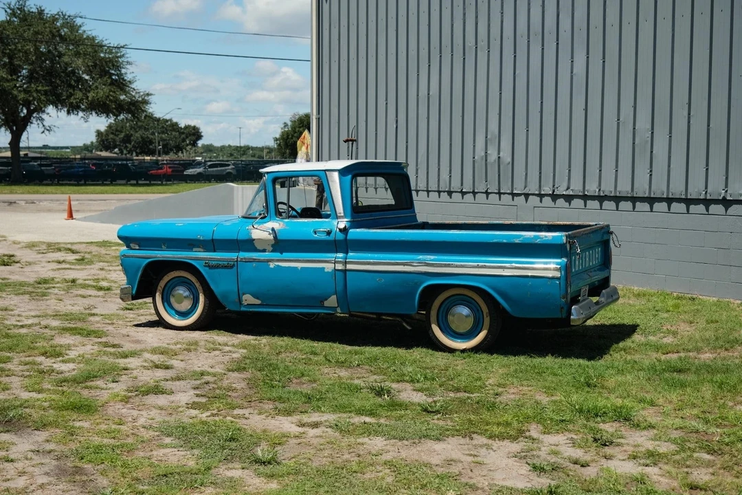 1960 Chevrolet Task Force - Image 17 of 21