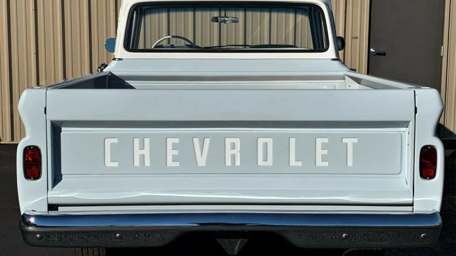 1960 Chevrolet Task Force - Image 12 of 17
