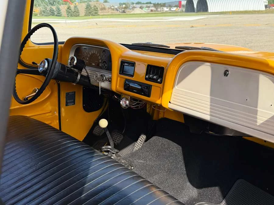 1960 Chevrolet Task Force - Image 24 of 31