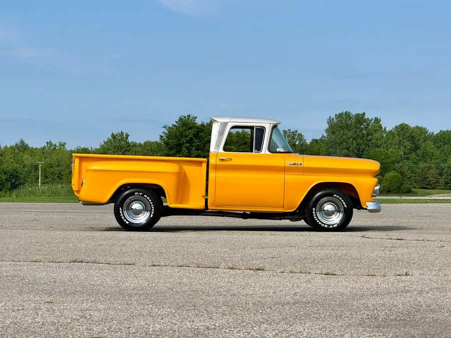 1960 Chevrolet Task Force - Image 8 of 31