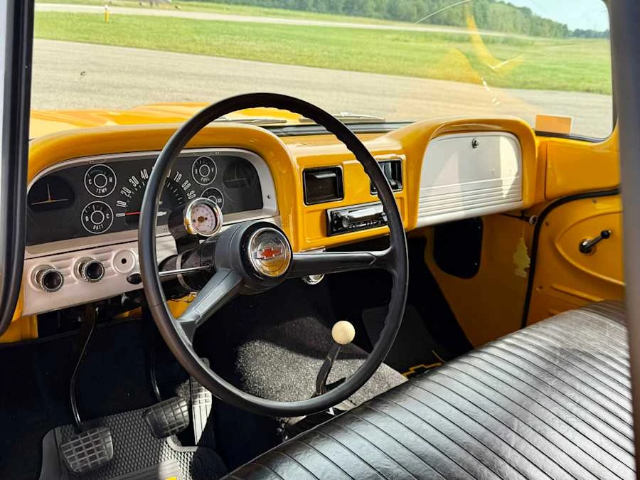 1960 Chevrolet Task Force - Image 22 of 31