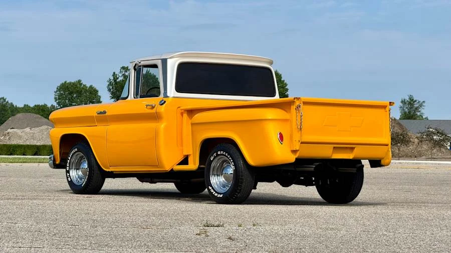 1960 Chevrolet Task Force - Image 7 of 31
