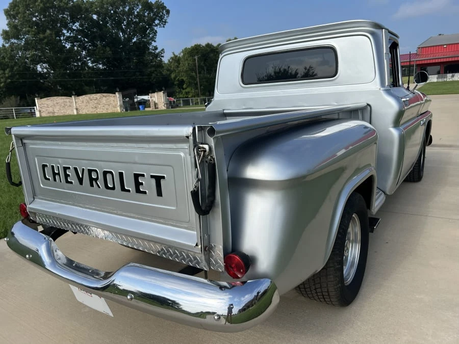1960 Chevrolet Task Force - Image 7 of 13