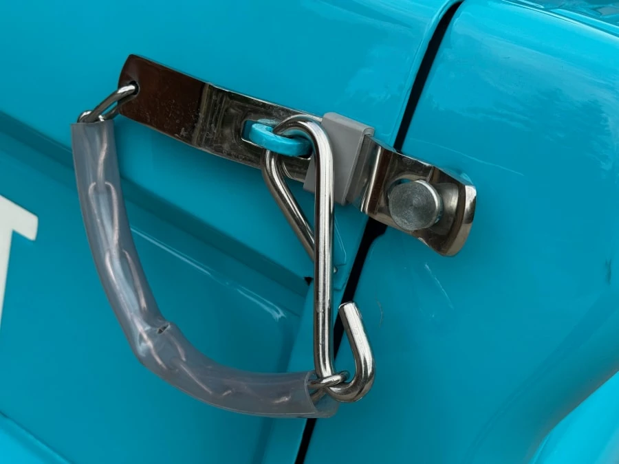 1960 Chevrolet Task Force - Image 28 of 29