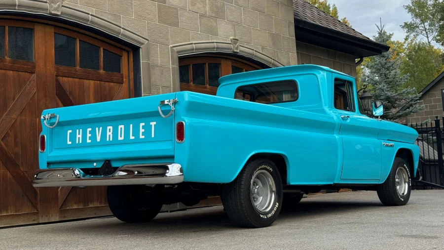 1960 Chevrolet Task Force - Image 3 of 29