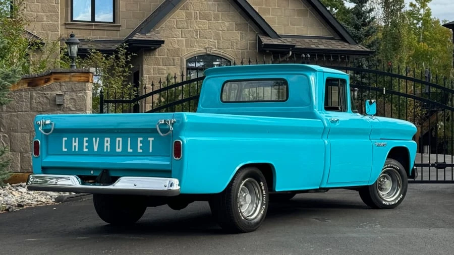1960 Chevrolet Task Force - Image 13 of 29