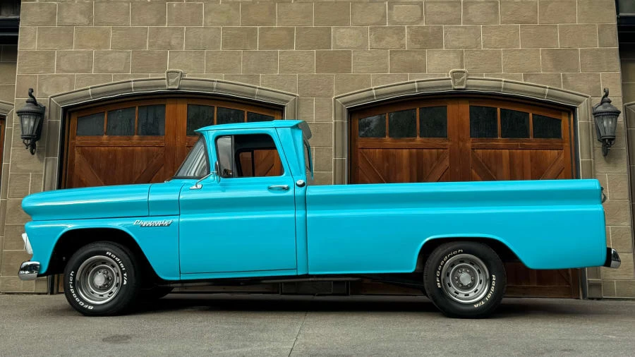 1960 Chevrolet Task Force - Image 2 of 29