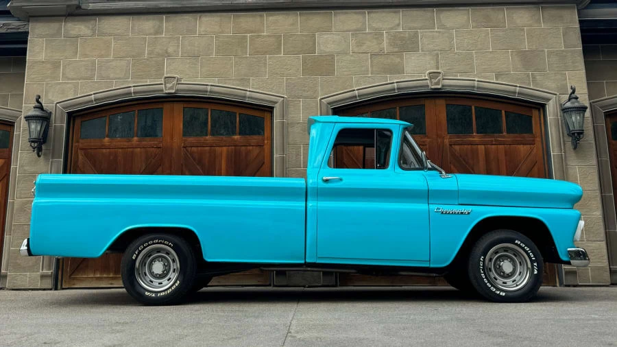 1960 Chevrolet Task Force - Image 5 of 29