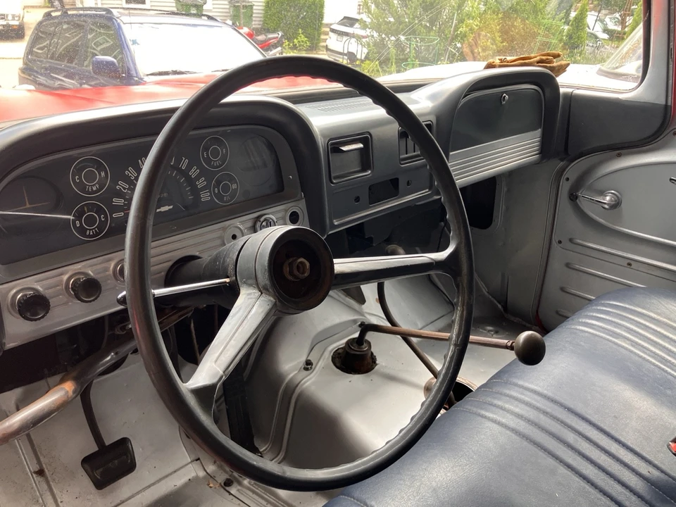 1960 Chevrolet Task Force - Image 18 of 31