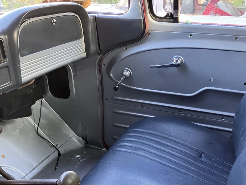 1960 Chevrolet Task Force - Image 11 of 31
