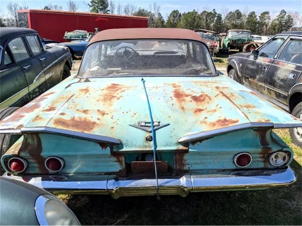 1960 Chevrolet Biscayne - Image 27 of 28