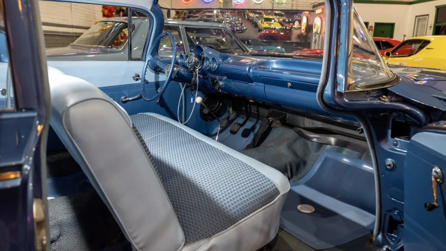 1960 Chevrolet Biscayne - Image 28 of 31