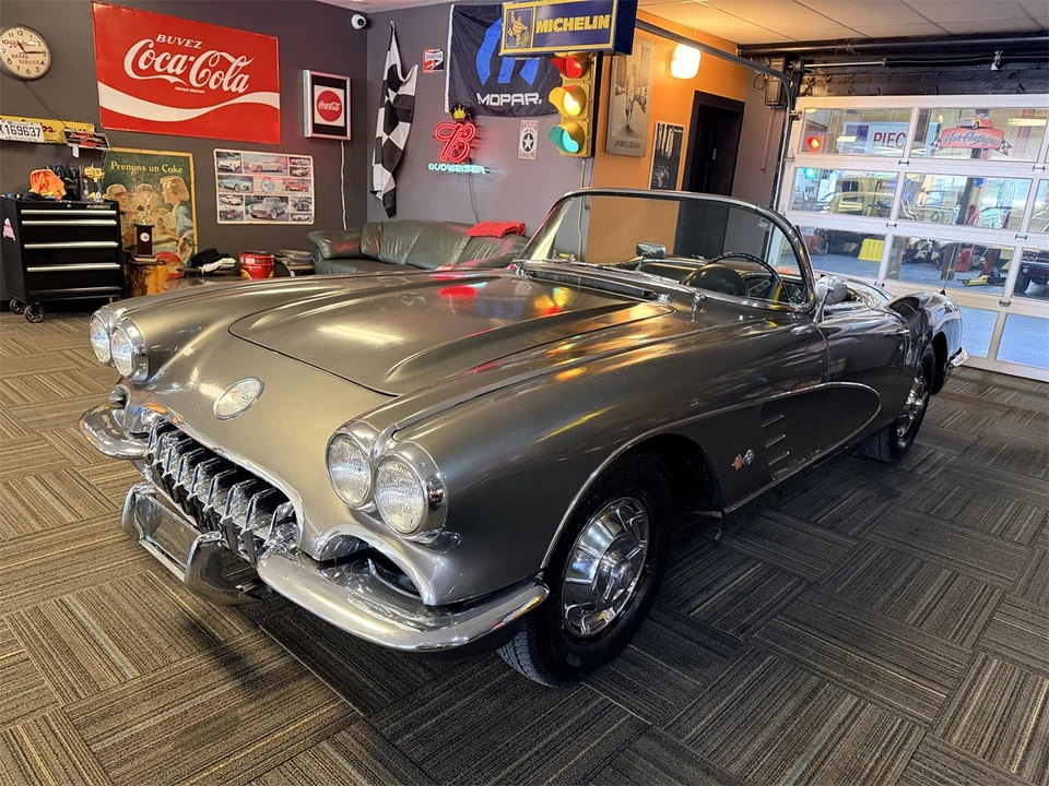 1960 Chevrolet Corvette C1 - Image 2 of 15