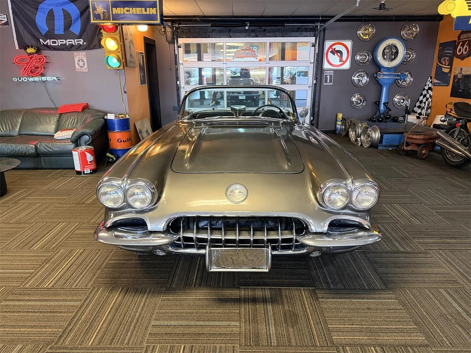 1960 Chevrolet Corvette C1 - Image 4 of 15