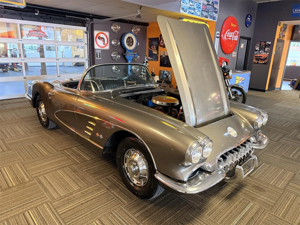 1960 Chevrolet Corvette C1 - Image 9 of 15