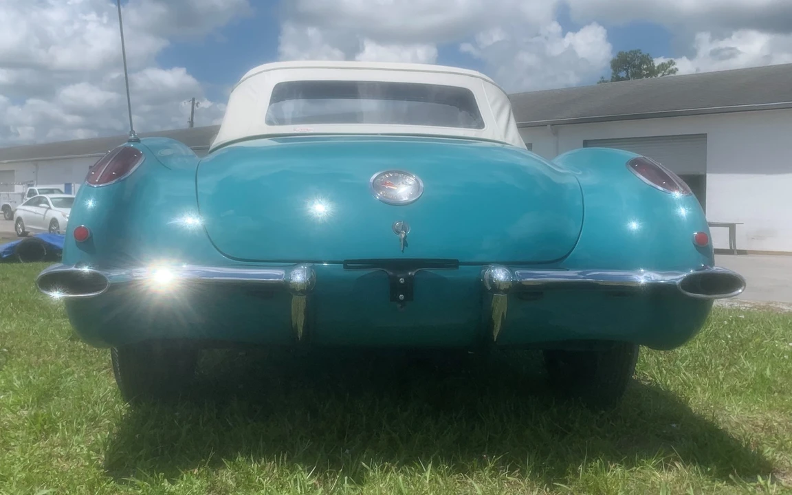 1960 Chevrolet Corvette C1 - Image 15 of 25
