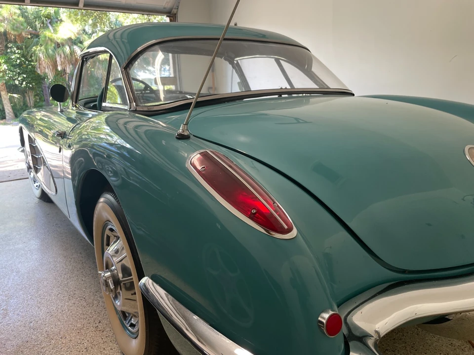 1960 Chevrolet Corvette C1 - Image 23 of 25