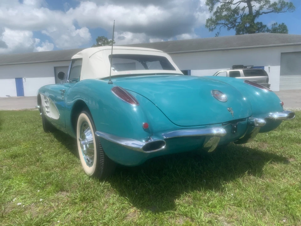 1960 Chevrolet Corvette C1 - Image 14 of 25