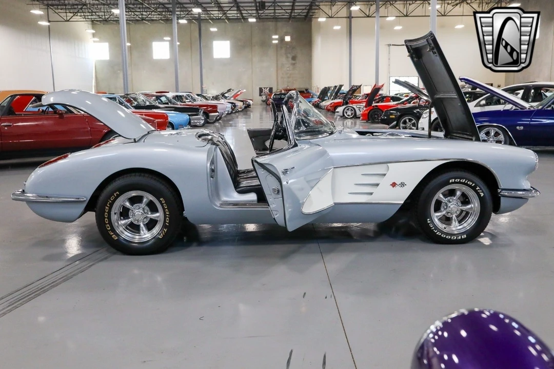 1960 Chevrolet Corvette C1 - Image 13 of 21