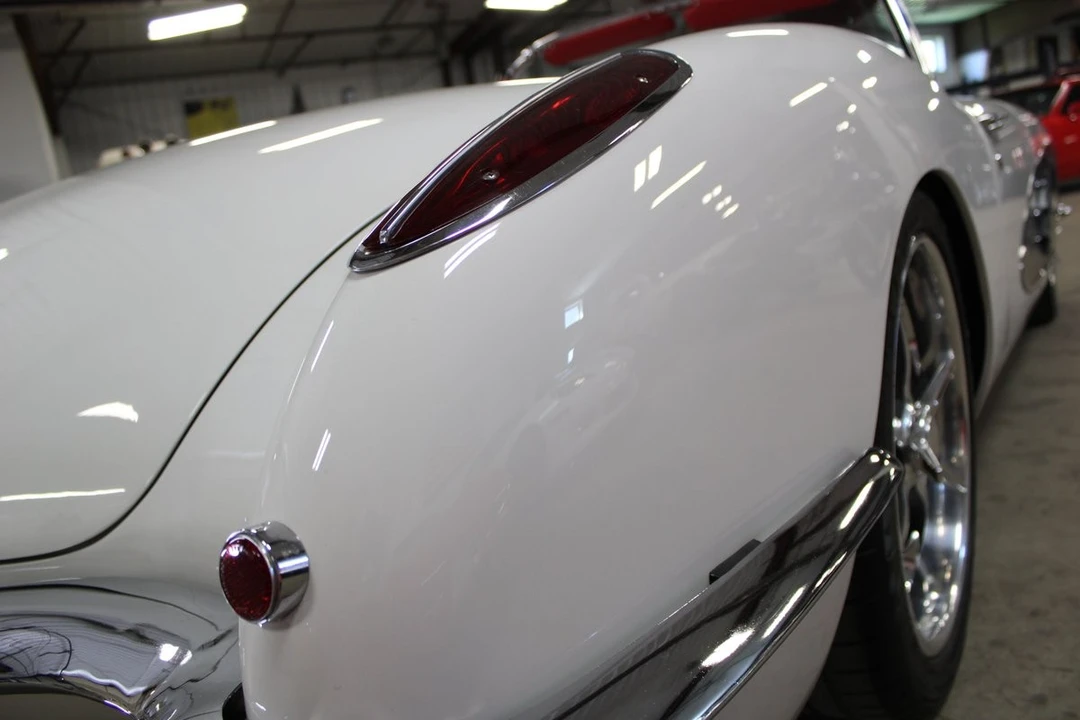 1960 Chevrolet Corvette - Image 16 of 31