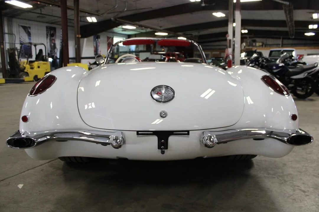 1960 Chevrolet Corvette - Image 5 of 31