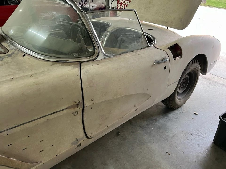 1960 Chevrolet Corvette C1 - Image 2 of 21