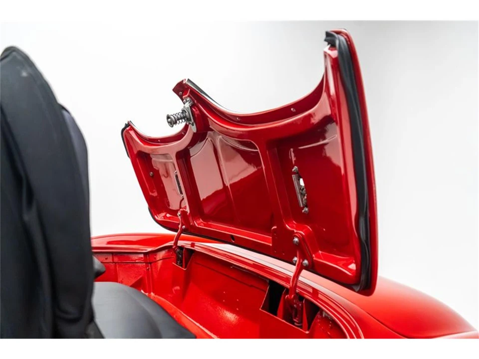 1960 Chevrolet Corvette C1 - Image 30 of 31