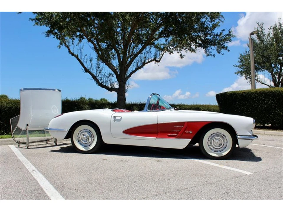 1960 Chevrolet Corvette C1 - Image 2 of 31