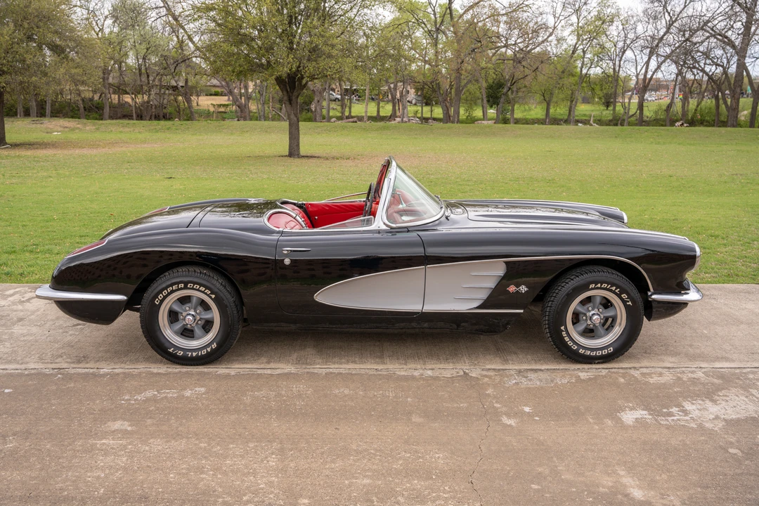 1960 Chevrolet Corvette C1 - Image 13 of 31