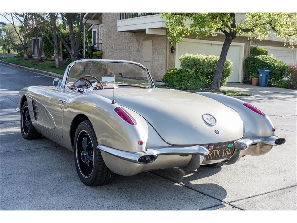 1960 Chevrolet Corvette C1 - Image 3 of 31